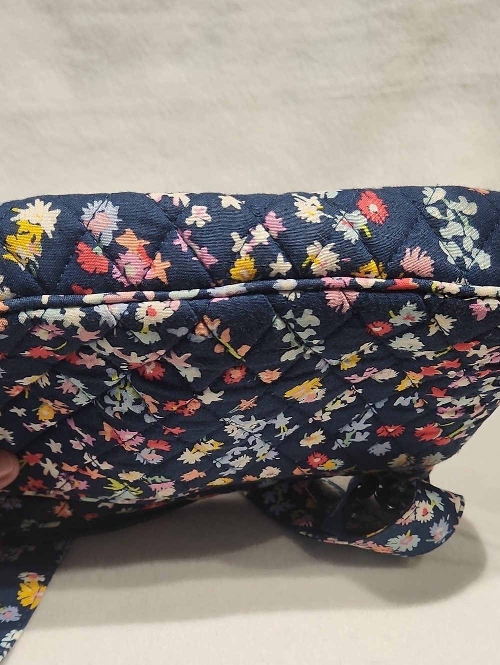 Vera Bradley Quilted Navy Floral Crossbody /missing Eye Glass Case - Picture 14 of 14